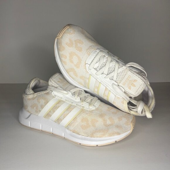 Adidas Swift Run Women's Sneaker Size 5.5 - Picture 7 of 11